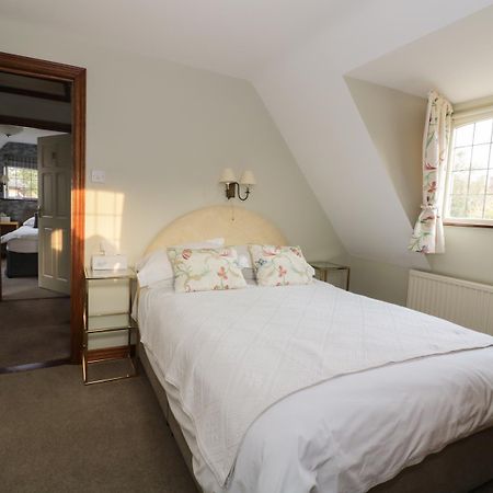 The Lodge Off High Street Hadleigh  エクステリア 写真
