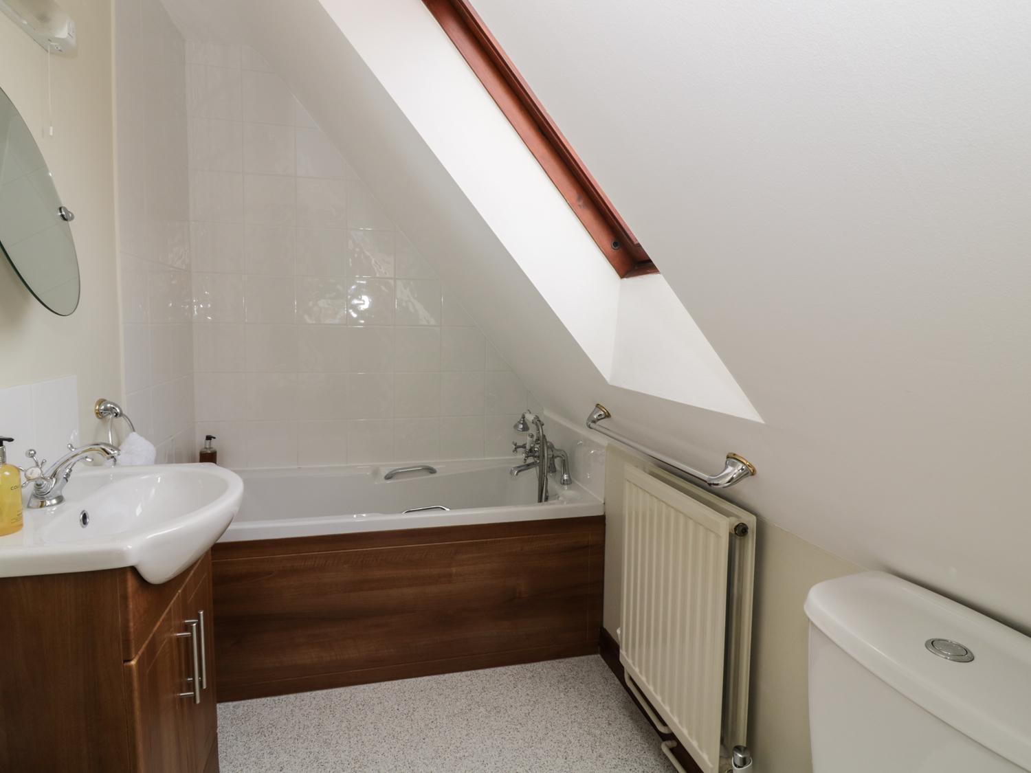 The Lodge Off High Street Hadleigh  エクステリア 写真